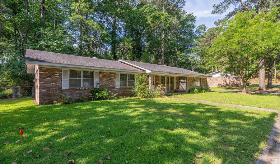 2047 ELAINE Cir, Arkadelphia, AR 71923 - 3 Beds, 2 Bath