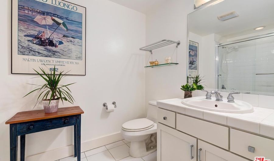 2240 S Beverly Glen Blvd 104, Los Angeles, CA 90064 - 2 Beds, 3 Bath