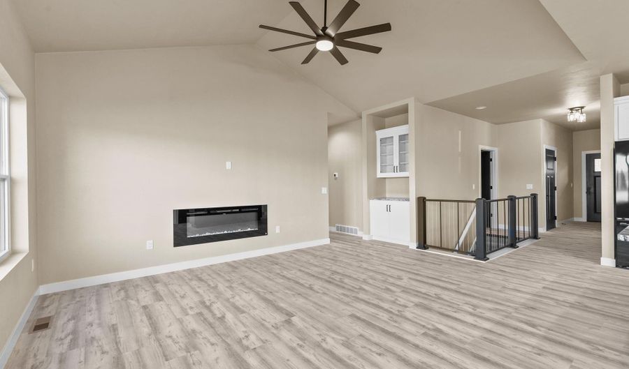 5358 PENNSYLVANIA Ave, Appleton, WI 54914 - 2 Beds, 2 Bath