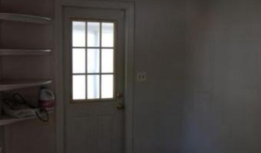 2 SPRUCE Ln, Annapolis, MD 21401 - 1 Beds, 1 Bath