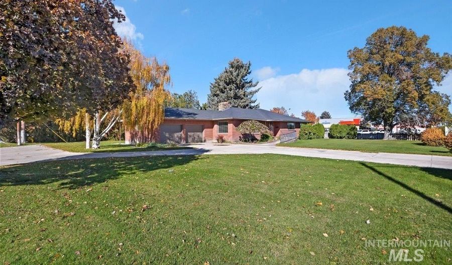 2240 Overland Ave, Burley, ID 83318 - 0 Beds, 0 Bath