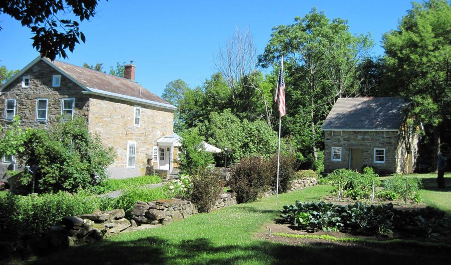 1665 Frazier Hill Rd, Benson, VT 05731 - 3 Beds, 2 Bath