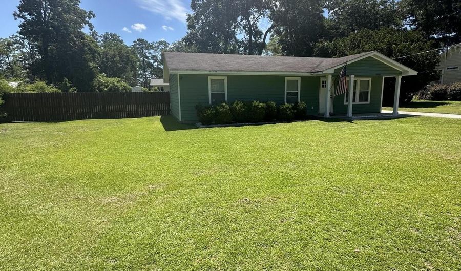 14007 Kader St, Beaufort, SC 29906 - 3 Beds, 2 Bath