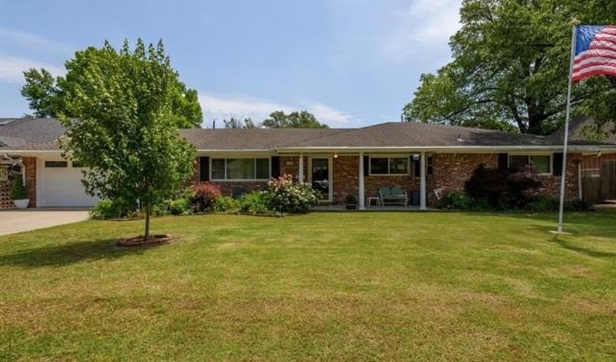 1122 Greystone Ave, Bartlesville, OK 74006 - 3 Beds, 2 Bath