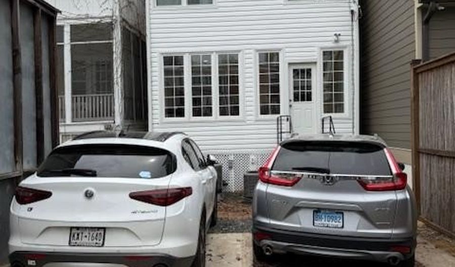 3729 RESERVOIR Rd NW, Washington, DC 20007 - 6 Beds, 3 Bath
