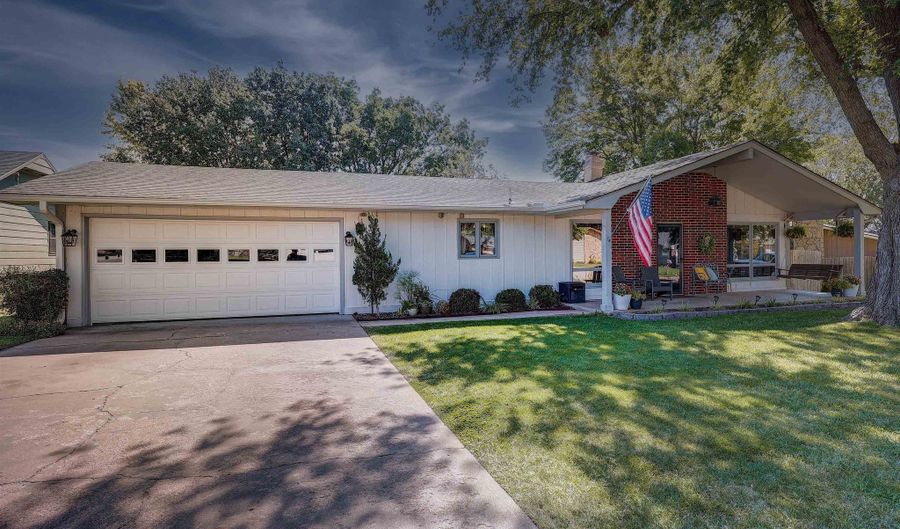 920 Highland Dr, Arkansas City, KS 67005 - 3 Beds, 2 Bath