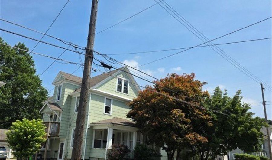 1726 Shaw Ave, Akron, OH 44305 - 4 Beds, 1 Bath