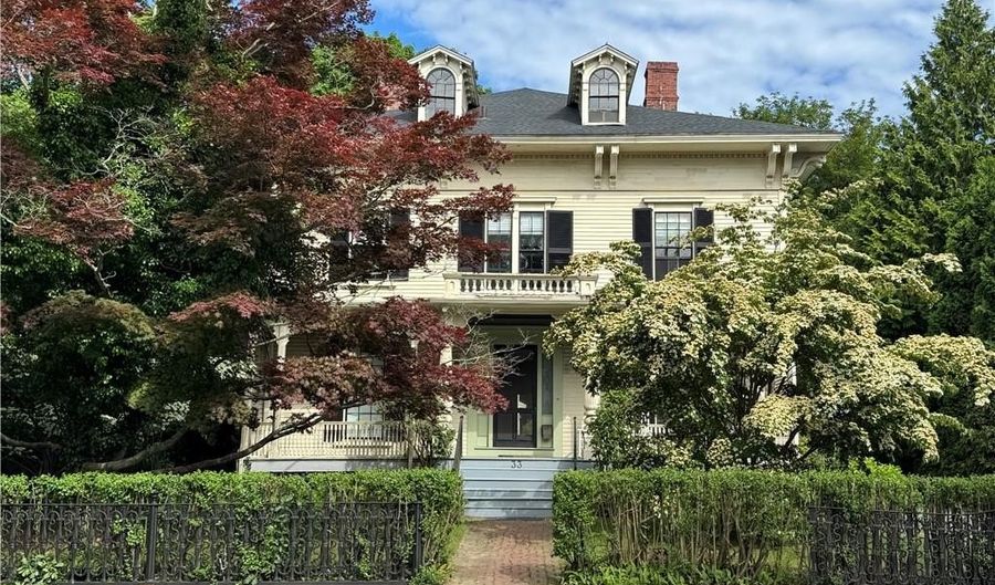33 Kay St, Newport, RI 02840 - 6 Beds, 5 Bath
