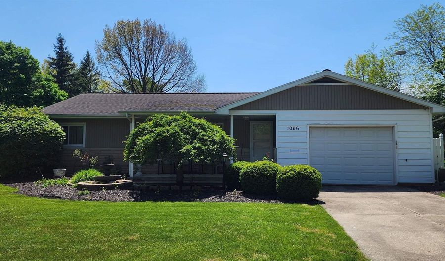 1066 W Water St, Berne, IN 46711 - 2 Beds, 2 Bath