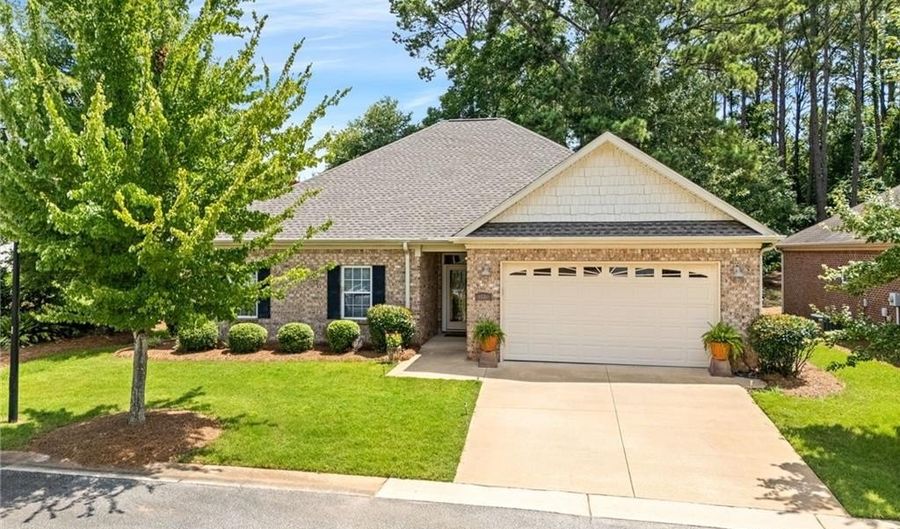 1620 PROFESSIONAL Pkwy, Auburn, AL 36830 - 3 Beds, 2 Bath