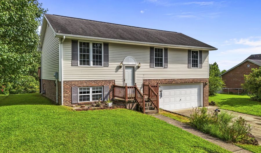 15 Walker Dr, Beattyville, KY 41311 - 3 Beds, 2 Bath