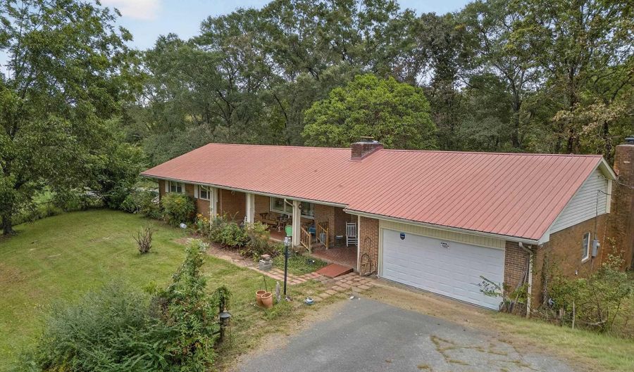 115 BARKER St, Anniston, AL 36206 - 4 Beds, 3 Bath