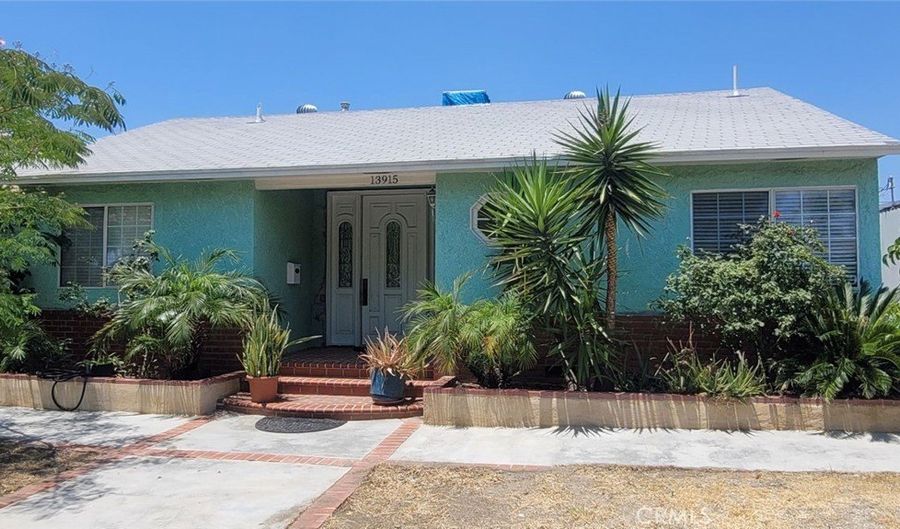 13915 Garber St, Arleta, CA 91331 - 3 Beds, 2 Bath