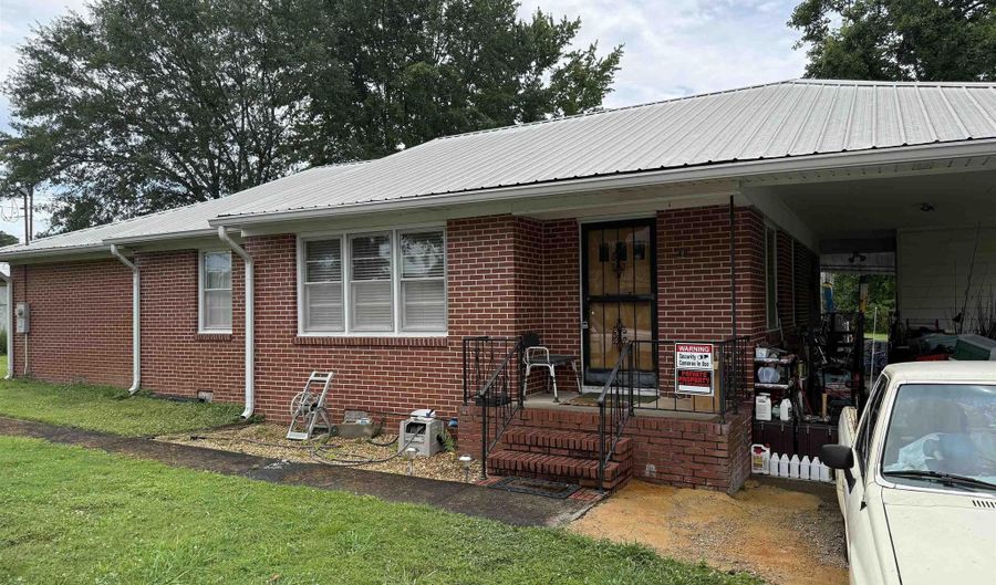 49 CAVE Rd, Anniston, AL 36206 - 4 Beds, 2 Bath