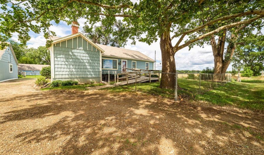 2181 E Mentor Rd, Assaria, KS 67416 - 3 Beds, 1 Bath
