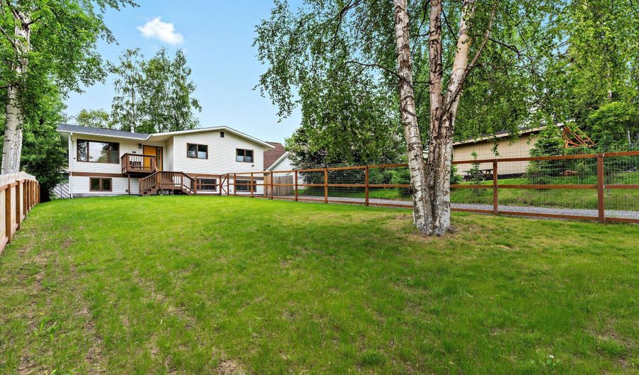 6922 Cutty Sark St, Anchorage, AK 99502 - 5 Beds, 2 Bath