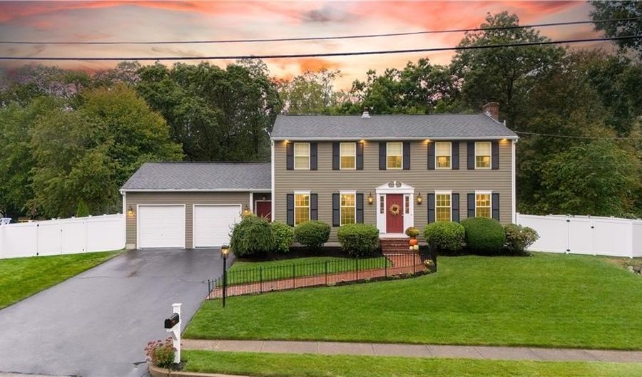 14 Sheri Dr, Coventry, RI 02816 - 4 Beds, 4 Bath