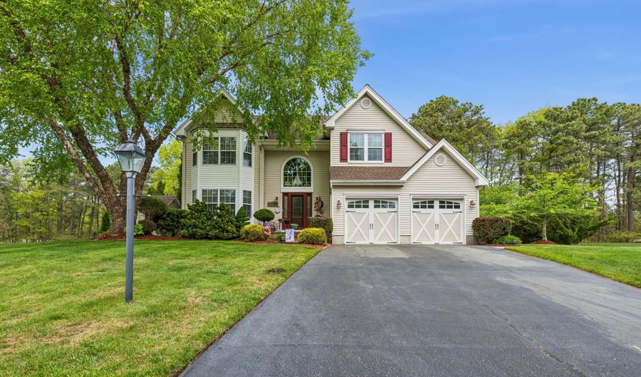 10 Dori Ln, Barnegat, NJ 08005 - 4 Beds, 3 Bath