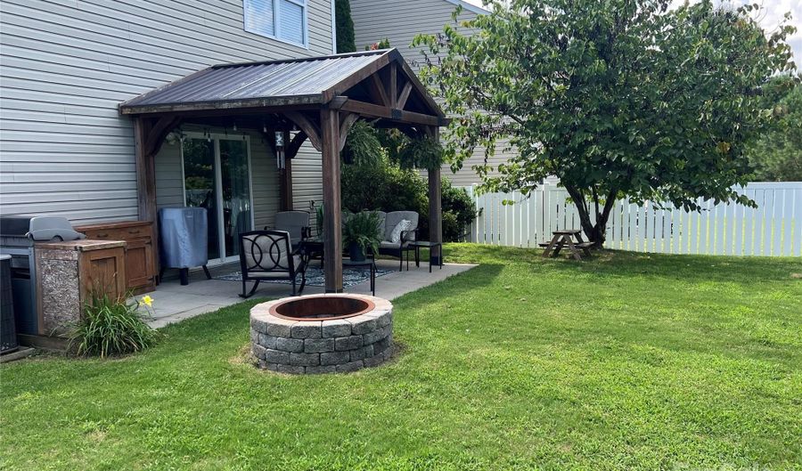 10211 Green Grass Rd, Charlotte, NC 28227 - 3 Beds, 3 Bath