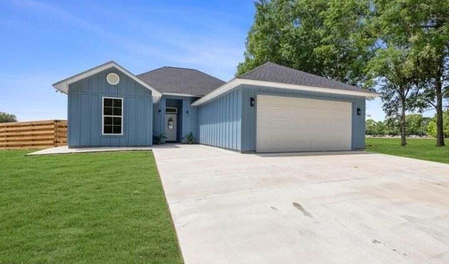 230 Meche Rd, Arnaudville, LA 70512 - 4 Beds, 2 Bath