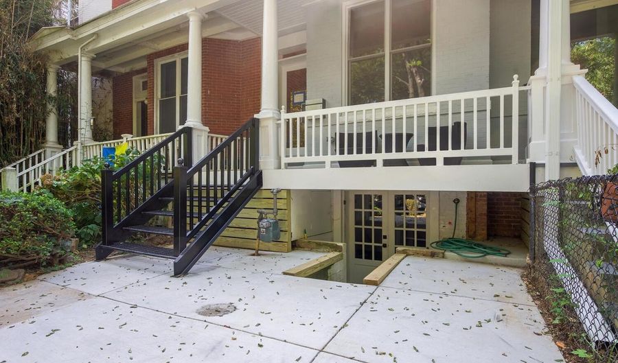 1850 INGLESIDE Ter NW #2, Washington, DC 20010 - 3 Beds, 4 Bath