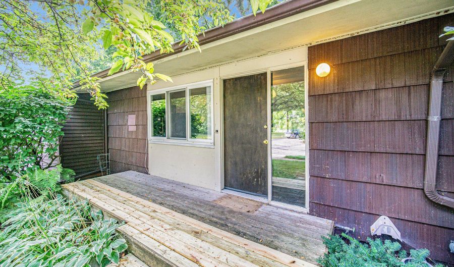 1020 Traver Ct, Ann Arbor, MI 48105 - 3 Beds, 2 Bath