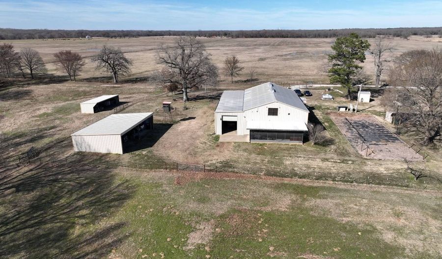 302 S Hunter Ln, Atoka, OK 74525 - 5 Beds, 5 Bath