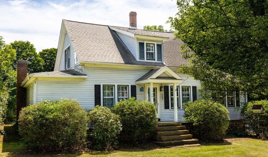934 Jerome Ave, Bristol, CT 06010 - 3 Beds, 2 Bath
