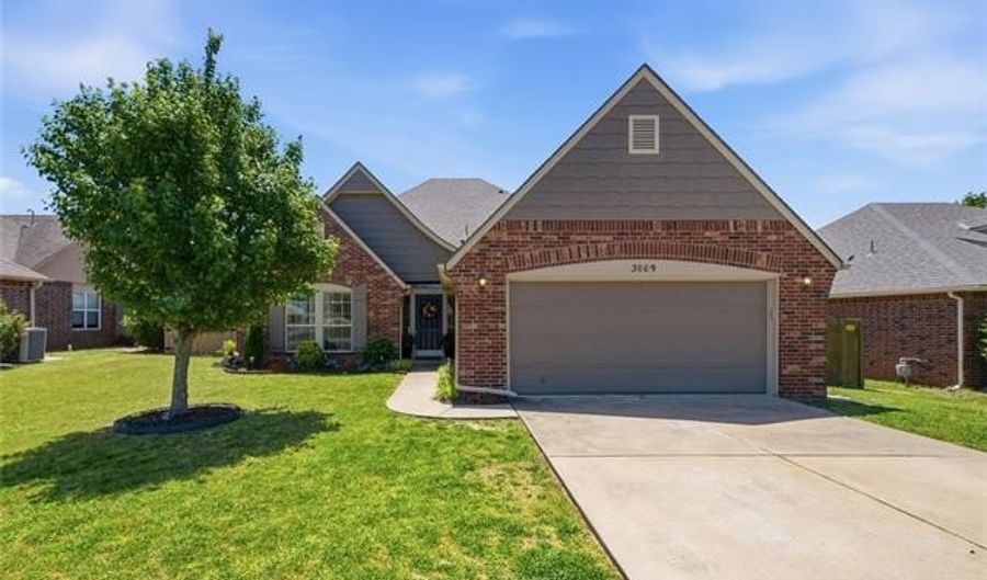 3009 Lincoln Rd, Bartlesville, OK 74006 - 4 Beds, 4 Bath
