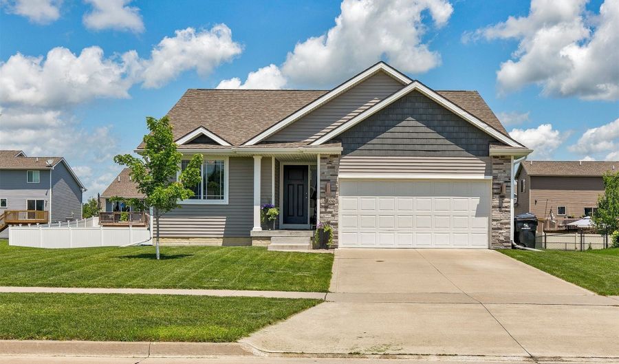 2706 NW 23rd St, Ankeny, IA 50023 - 3 Beds, 2 Bath