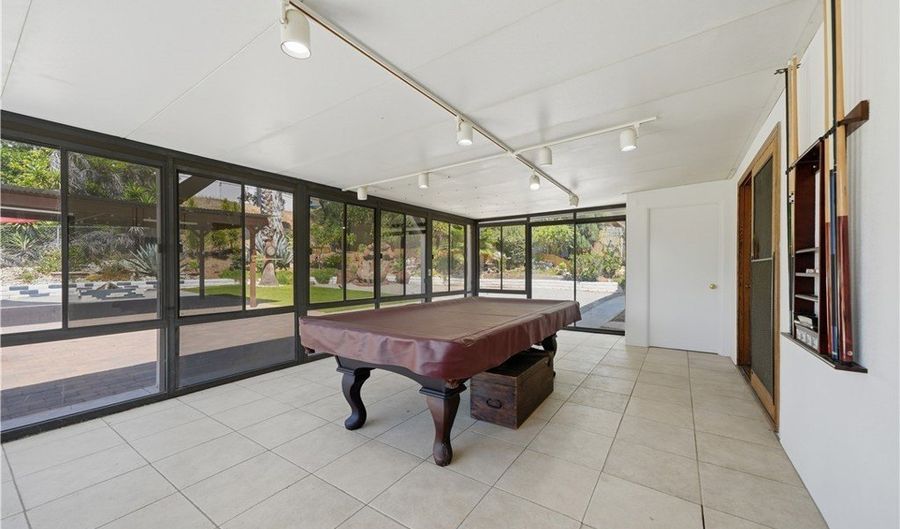 1613 Encino, Escondido, CA 92025 - 3 Beds, 2 Bath