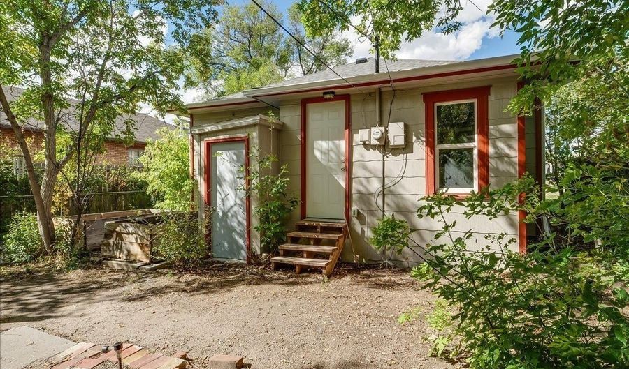 1209 E 20TH St, Cheyenne, WY 82001 - 2 Beds, 1 Bath