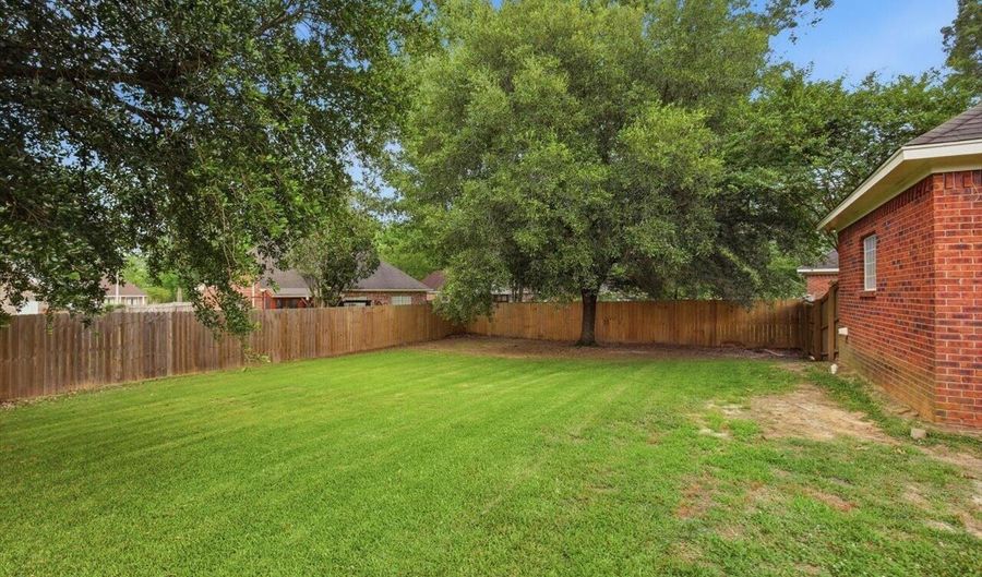 215 Old Town Ln, Brandon, MS 39042 - 4 Beds, 2 Bath