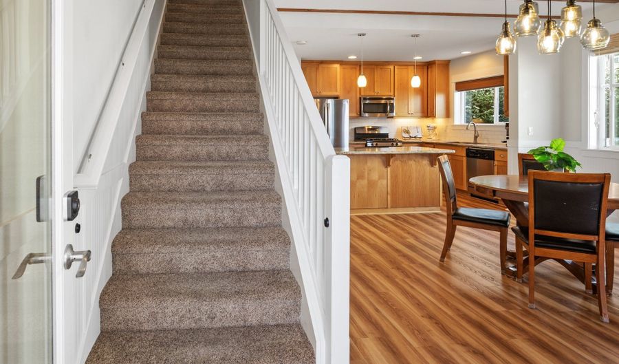 230 MARITIME Ln, Astoria, OR 97103 - 3 Beds, 3 Bath