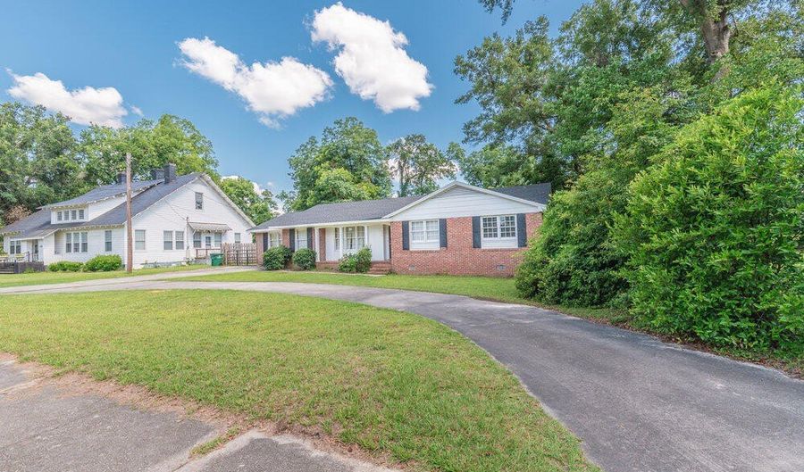 436 Main St, Barnwell, SC 29829 - 3 Beds, 2 Bath