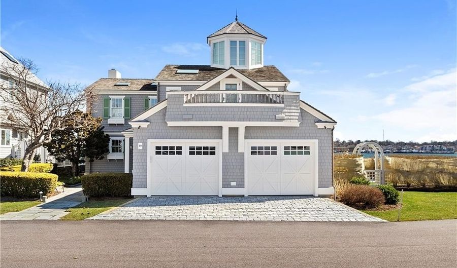 19 Defenders Row 19, Newport, RI 02840 - 3 Beds, 4 Bath