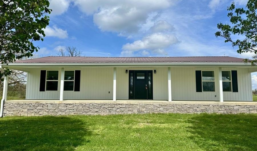 806 Robinson Ridge Rd, Baxter, TN 38544 - 3 Beds, 2 Bath