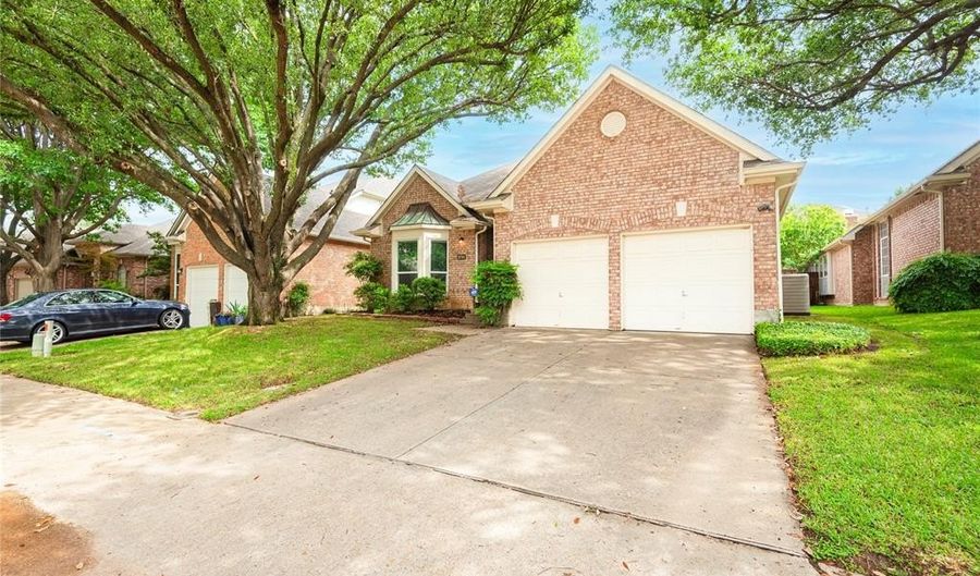 3793 WATERFORD Dr, Addison, TX 75001 - 3 Beds, 2 Bath