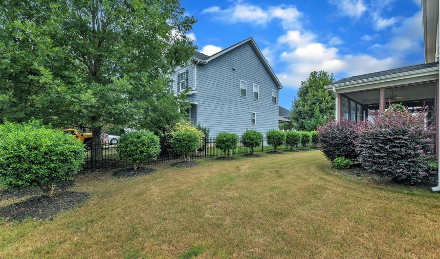 3916 Chapel Oak Dr, Apex, NC 27502 - 5 Beds, 5 Bath