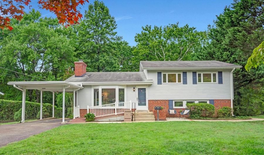 4808 BRADFORD Dr, Annandale, VA 22003 - 3 Beds, 2 Bath