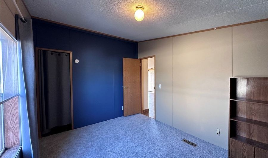 60 Flamingo Ave, Amherst, OH 44001 - 3 Beds, 2 Bath