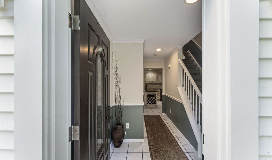 4 Quail Run Dr, Danbury, CT 06811 - 3 Beds, 3 Bath