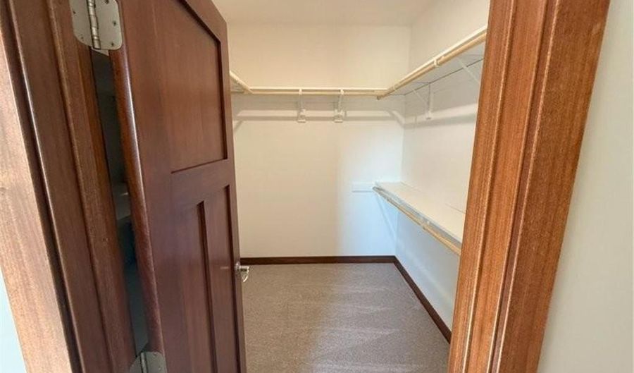 1306 18th St NE, Austin, MN 55912 - 3 Beds, 2 Bath