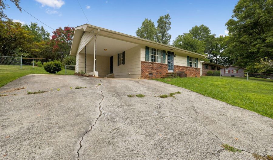 521 E Sunset Dr, Athens, TN 37303 - 2 Beds, 1 Bath