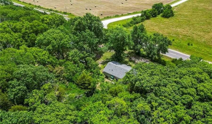 1540 N 600 Rd, Baldwin City, KS 66006 - 3 Beds, 2 Bath