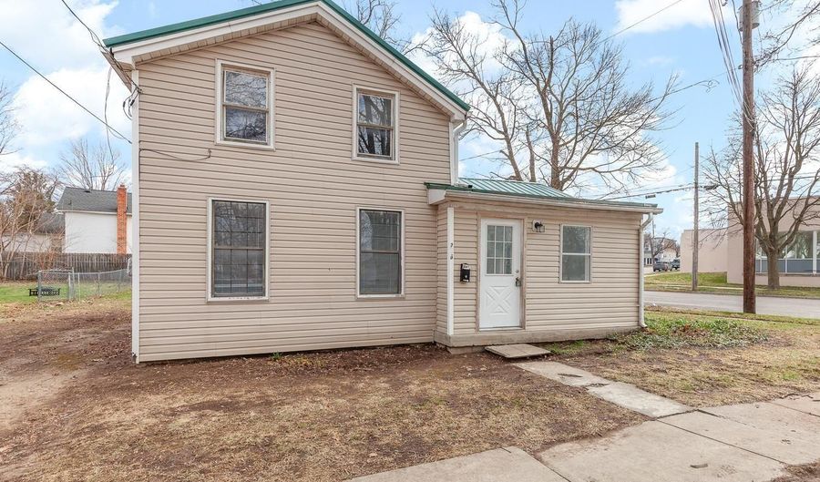 206 Ormsby St, Adrian, MI 49221 - 4 Beds, 1 Bath