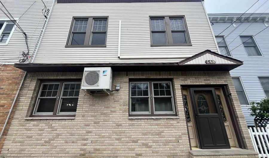 148 AVENUE F 2, Bayonne, NJ 07002 - 3 Beds, 1 Bath