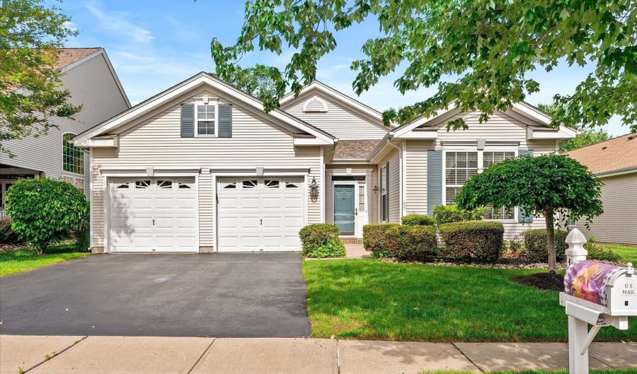 10 Powderhorn Way, Allentown, NJ 08501 - 3 Beds, 2 Bath