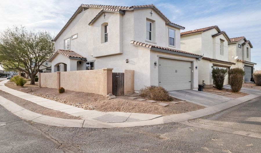 570 W Paseo Celestial, Sahuarita, AZ 85629 - 3 Beds, 3 Bath