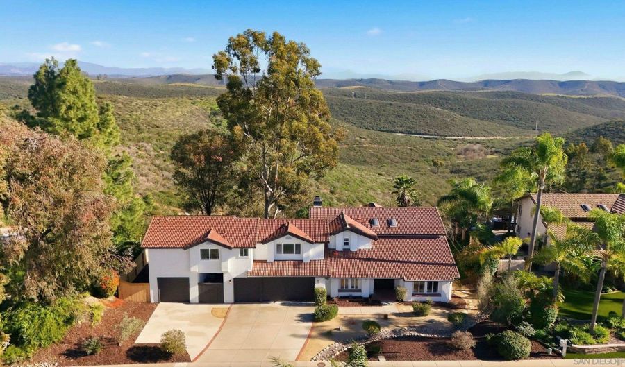 10747 Birch Bluff Ave, San Diego, CA 92131 - 5 Beds, 4 Bath